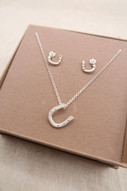 Silver Horse Shoe Set