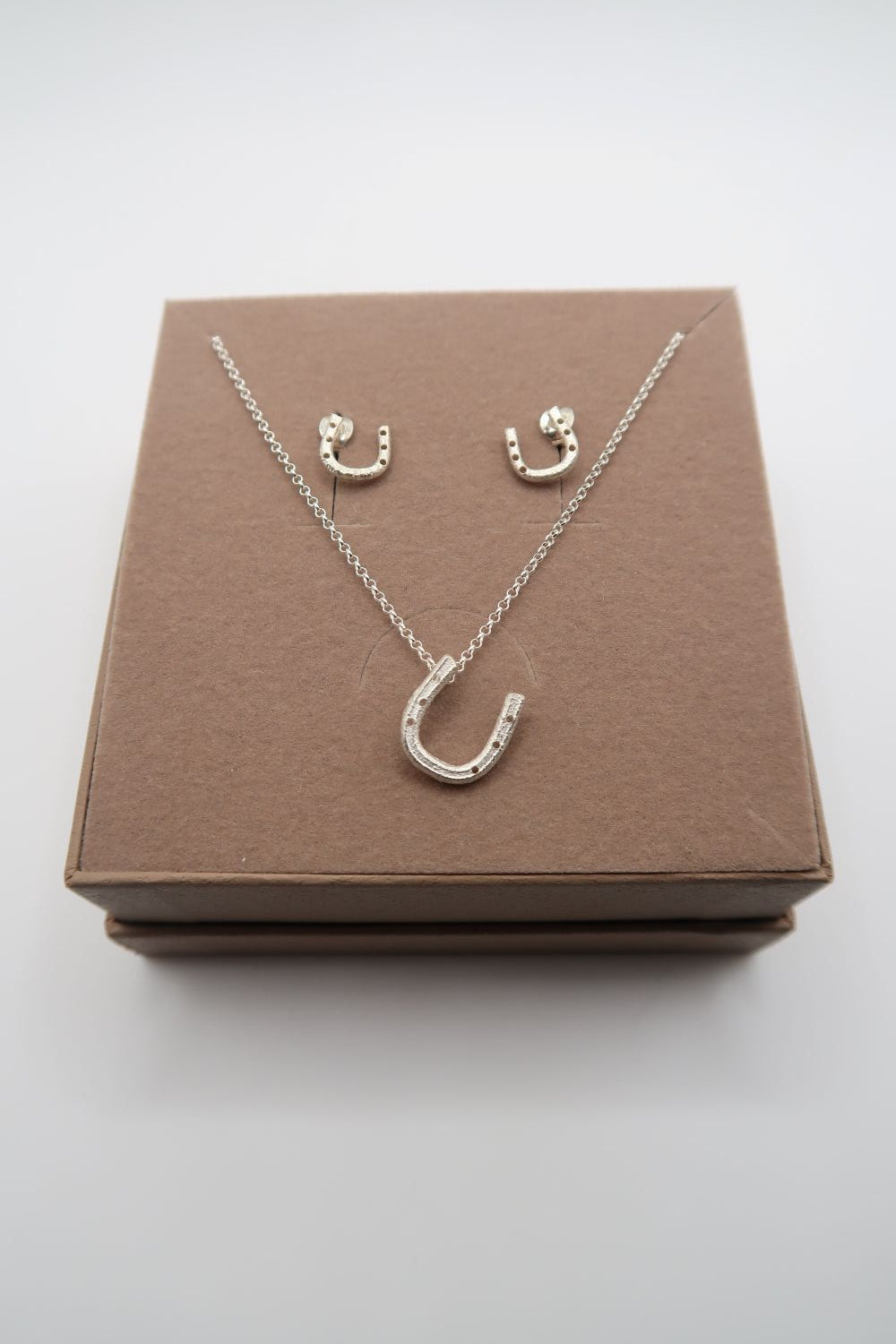 Silver Horse Shoe Set